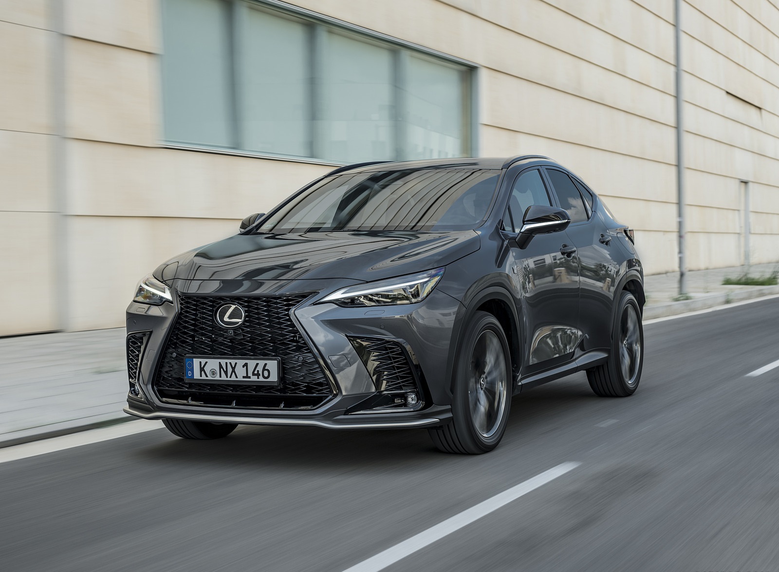 2021 Lexus NX 450h+ (Euro-Spec) Front Three-Quarter Wallpapers  #25 of 136