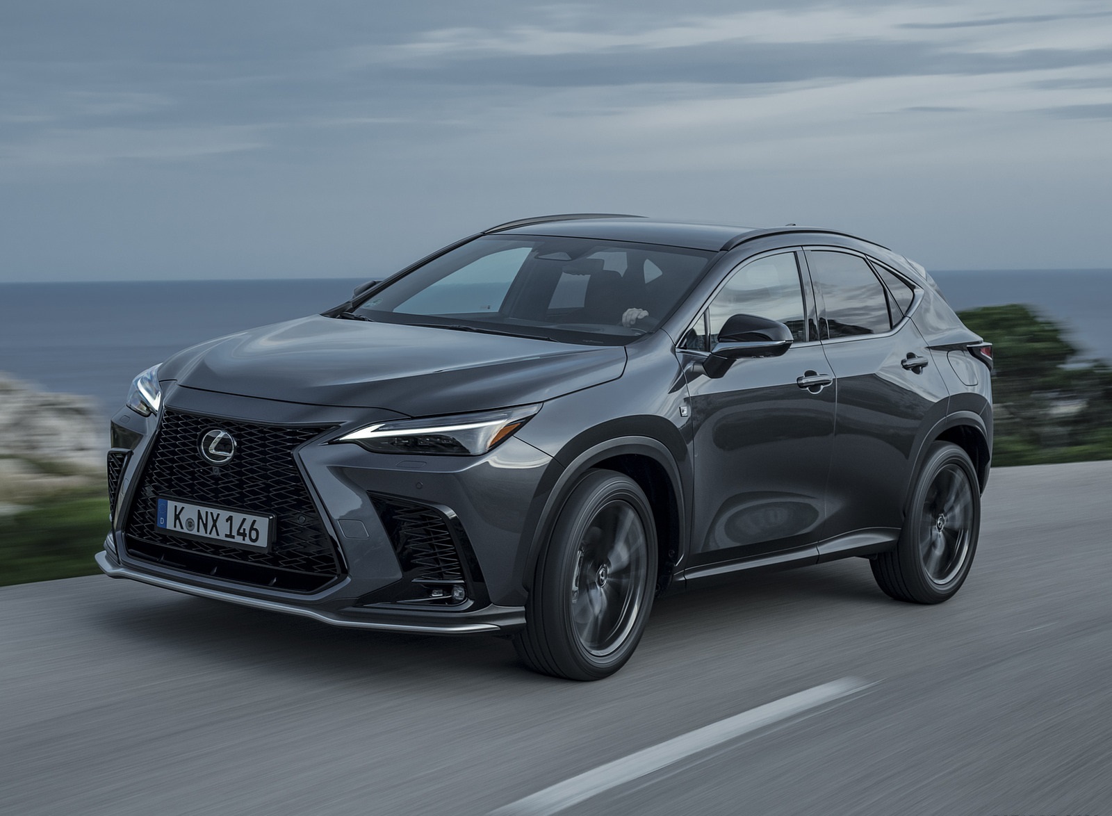 2021 Lexus NX 450h+ (Euro-Spec) Front Three-Quarter Wallpapers #7 of 136