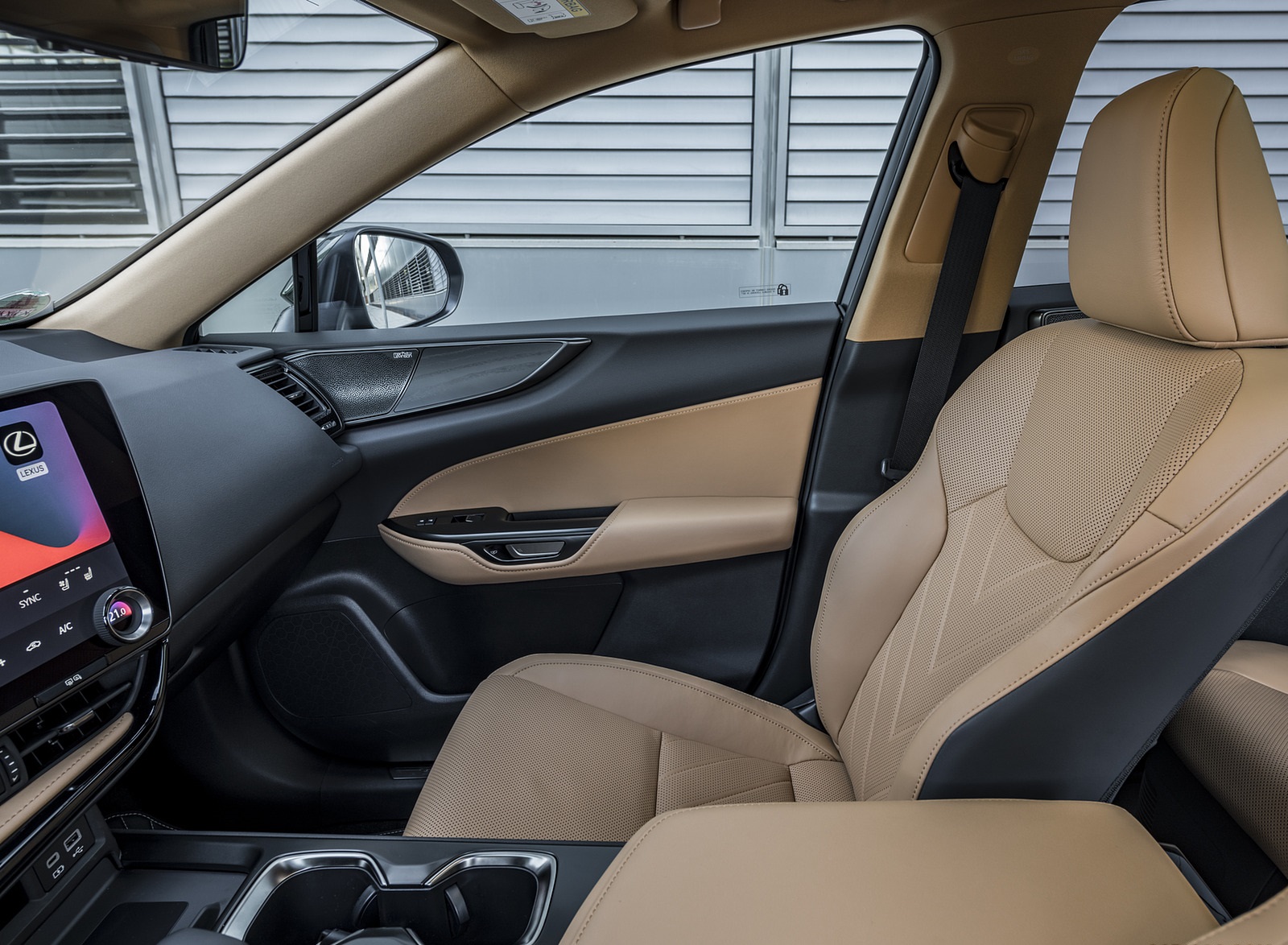 2021 Lexus NX 450h+ (Euro-Spec) Interior Front Seats Wallpapers #128 of 136