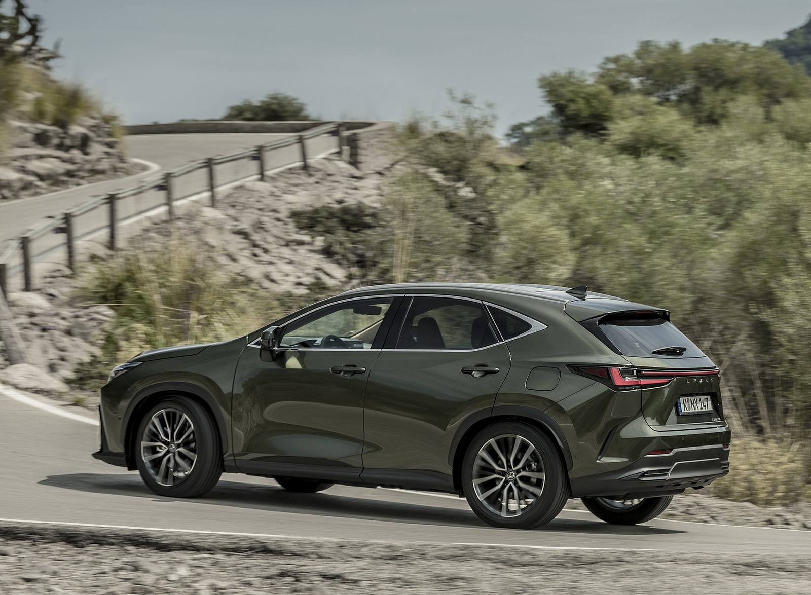 2021 Lexus NX 450h+ (Euro-Spec) Rear Three-Quarter Wallpapers  #93 of 136