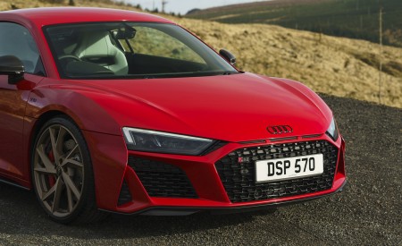 2022 Audi R8 Coupe V10 Performance RWD (UK-Spec) Front Wallpapers 450x275 (95)