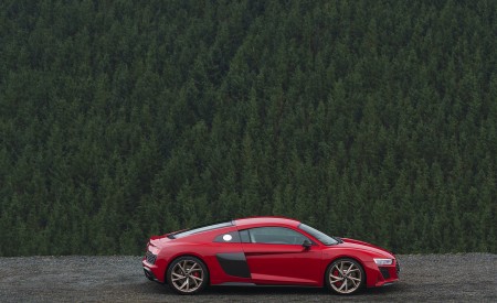 2022 Audi R8 Coupe V10 Performance RWD (UK-Spec) Side Wallpapers 450x275 (90)