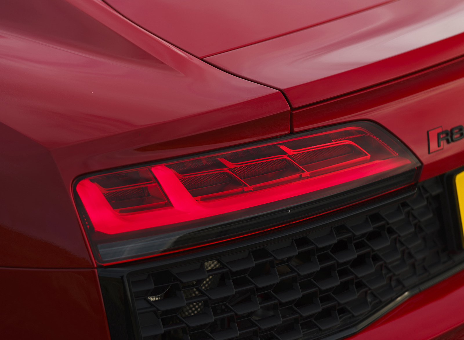 2022 Audi R8 Coupe V10 Performance RWD (UK-Spec) Tail Light Wallpapers #113 of 163