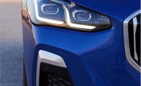 2022 BMW 2 Series 223i Active Tourer Headlight Wallpapers 450x275 (179)