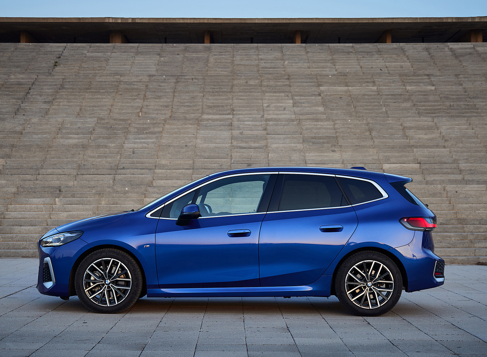 2022 BMW 2 Series 223i Active Tourer Side Wallpapers #173 of 231