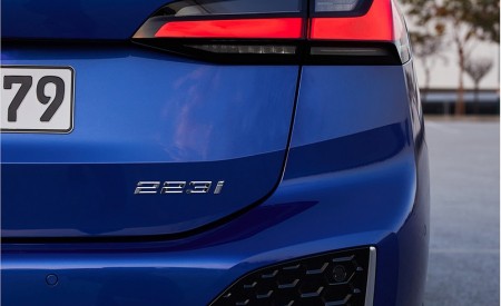 2022 BMW 2 Series 223i Active Tourer Tail Light Wallpapers 450x275 (182)