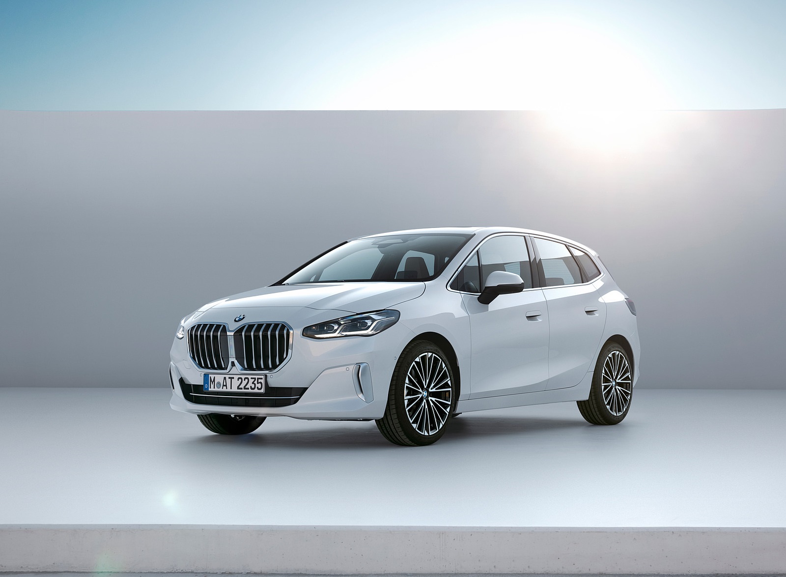 2022 BMW 223i Active Tourer Front Three-Quarter Wallpapers #29 of 231