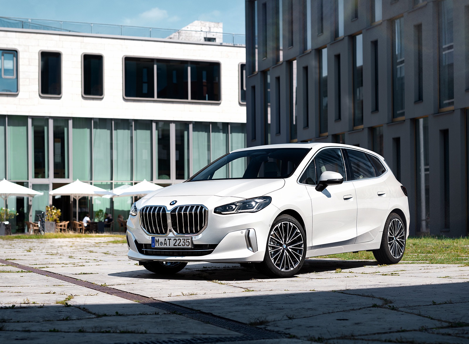 2022 BMW 223i Active Tourer Front Three-Quarter Wallpapers #17 of 231