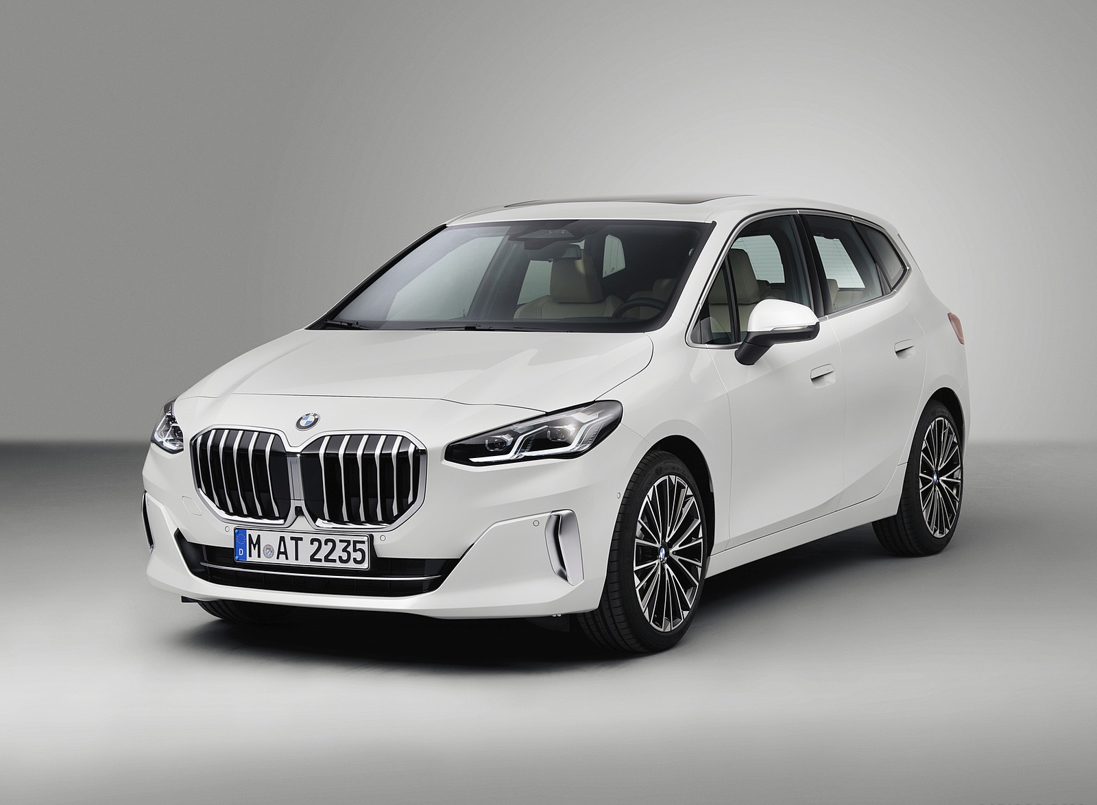 2022 BMW 223i Active Tourer Front Three-Quarter Wallpapers #22 of 231