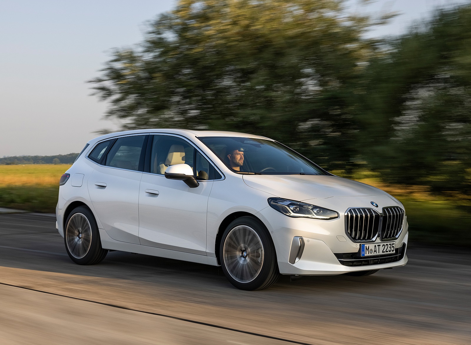 2022 BMW 223i Active Tourer Front Three-Quarter Wallpapers #1 of 231