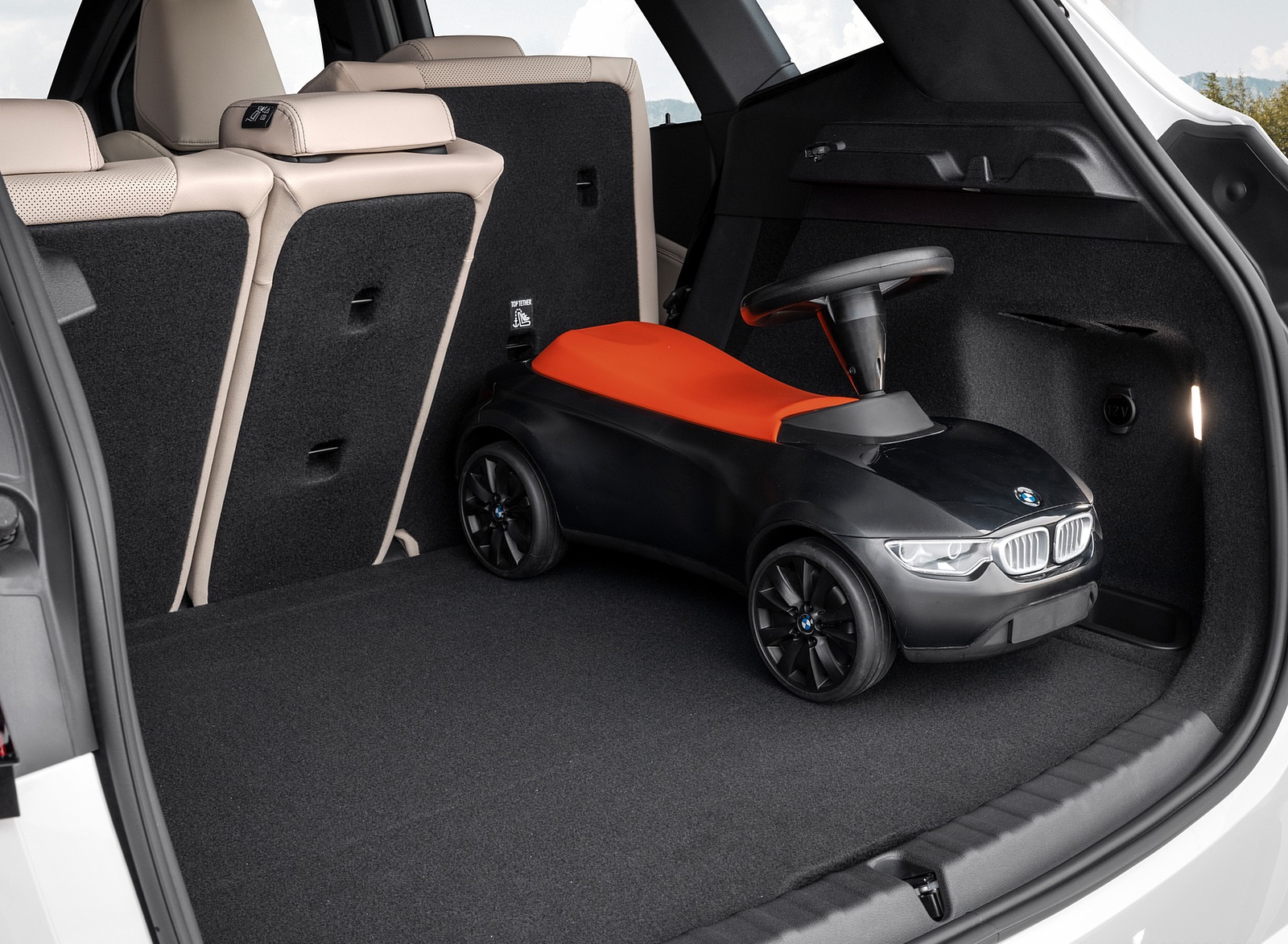2022 BMW 223i Active Tourer Trunk Wallpapers #66 of 231