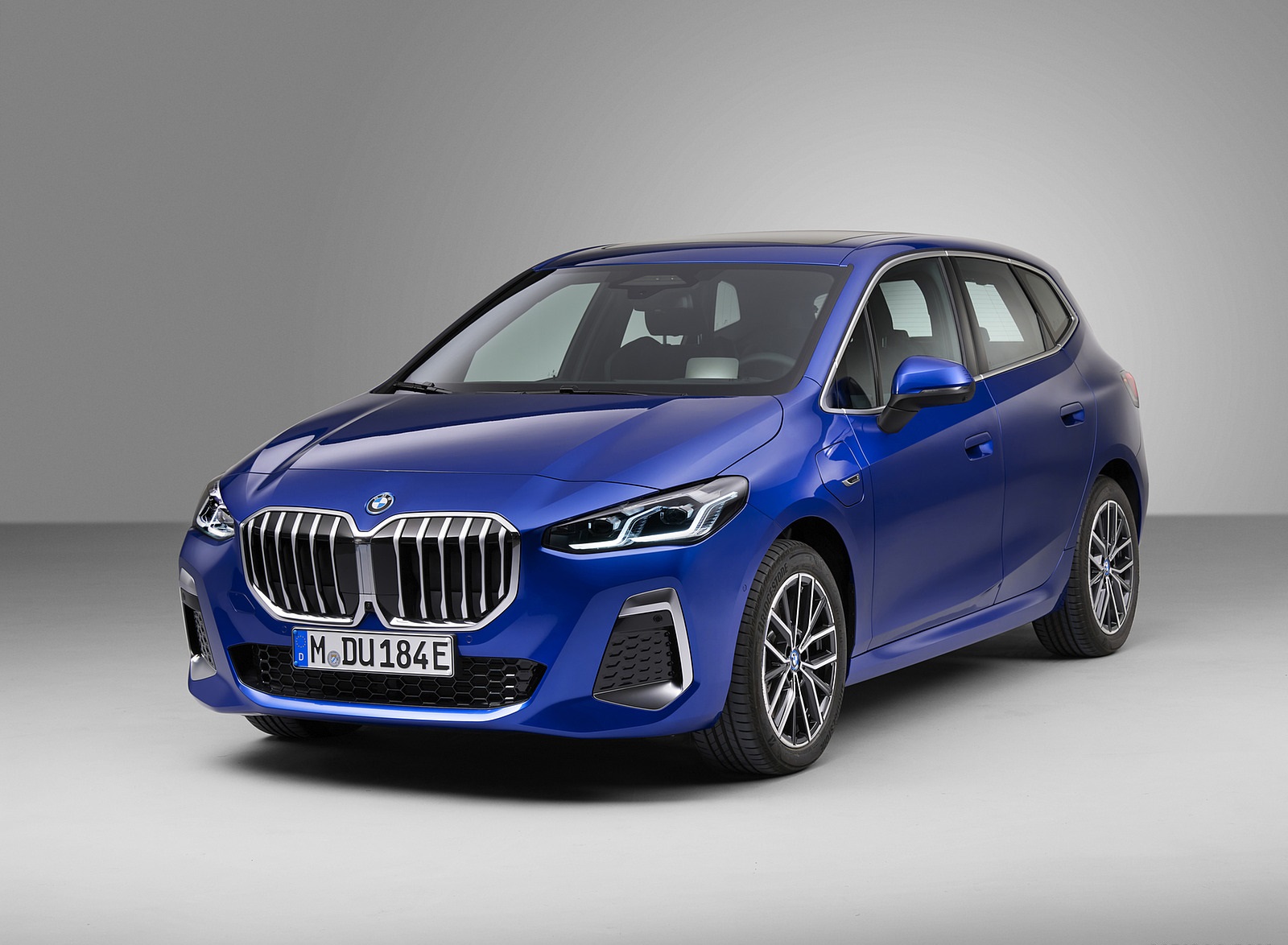 2022 BMW 230e xDrive Active Tourer Front Three-Quarter Wallpapers #40 of 60