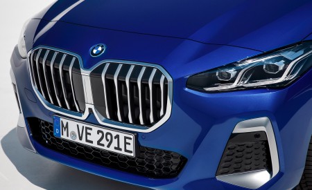 2022 BMW 230e xDrive Active Tourer Front Wallpapers 450x275 (47)