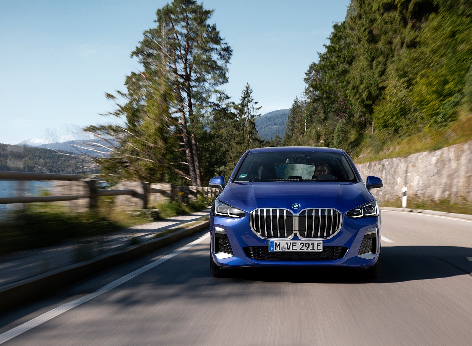 2022 BMW 230e xDrive Active Tourer Front Wallpapers (4)