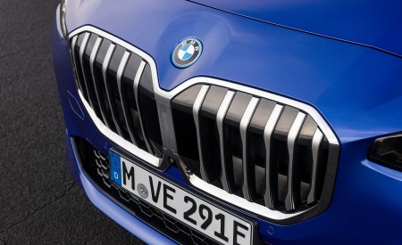 2022 BMW 230e xDrive Active Tourer Grille Wallpapers 450x275 (26)