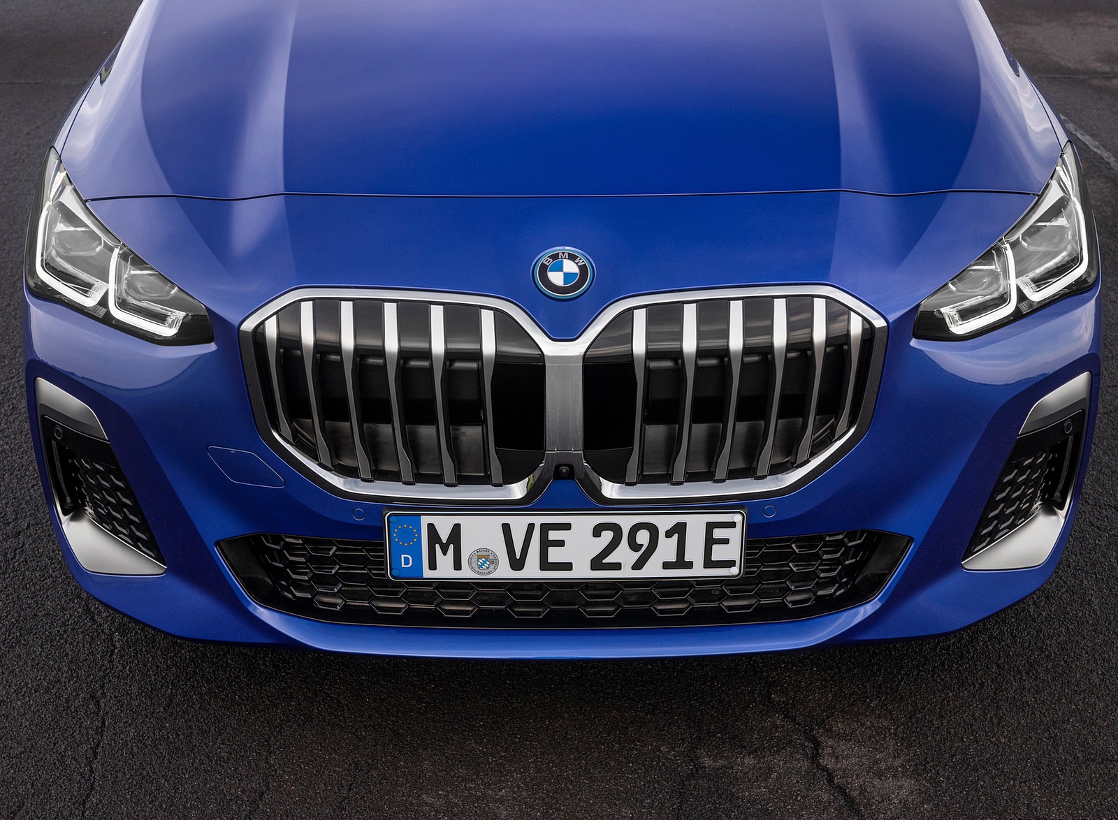 2022 BMW 230e xDrive Active Tourer Grille Wallpapers #27 of 60