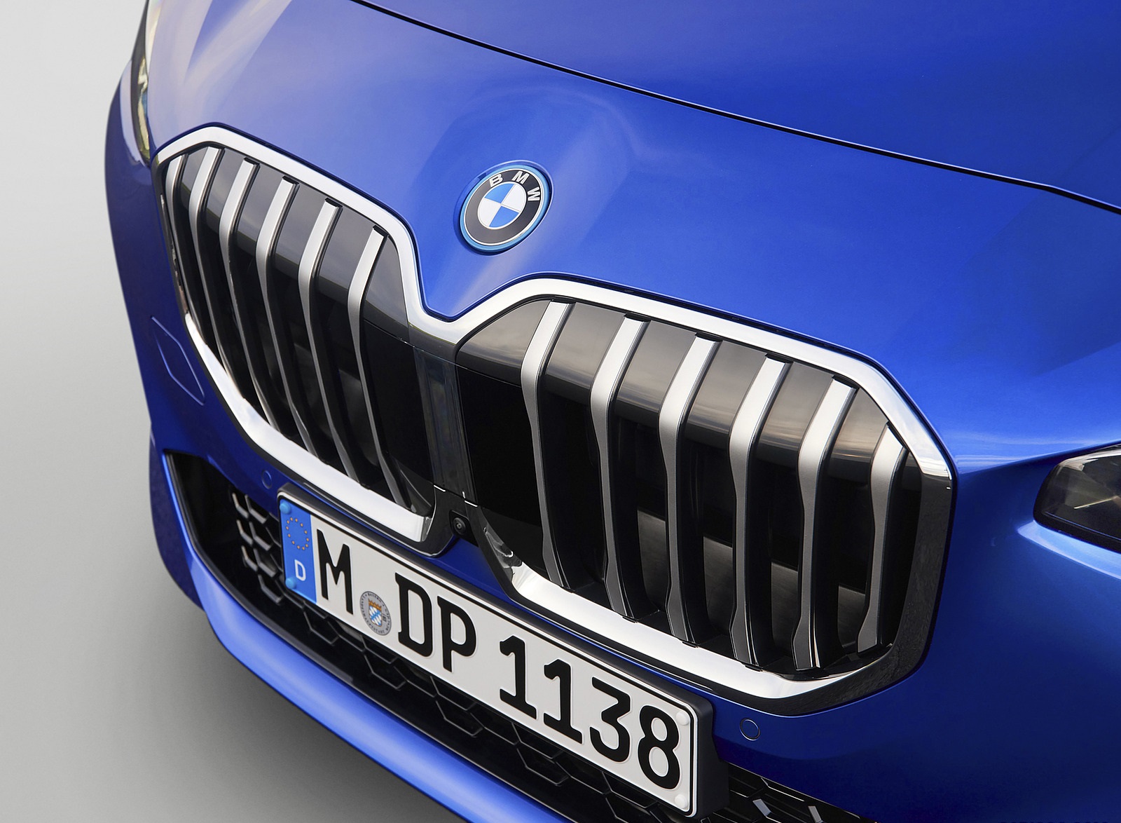 2022 BMW 230e xDrive Active Tourer Grille Wallpapers #45 of 60