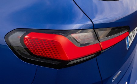 2022 BMW 230e xDrive Active Tourer Tail Light Wallpapers  450x275 (31)