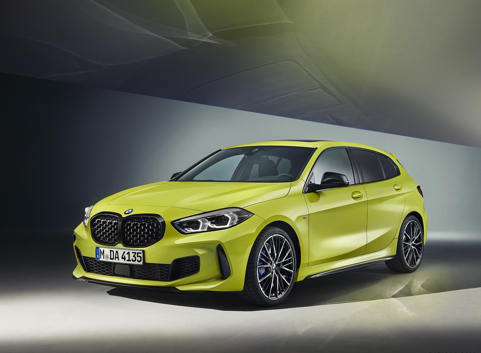 2022 BMW M135i xDrive Front Three-Quarter Wallpapers #89 of 95