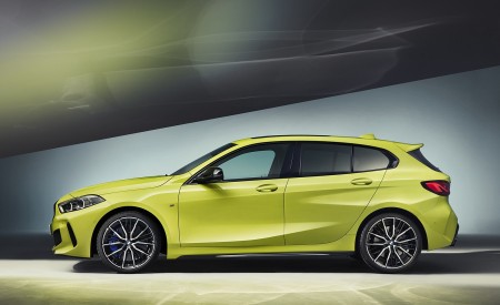 2022 BMW M135i xDrive Side Wallpapers 450x275 (90)