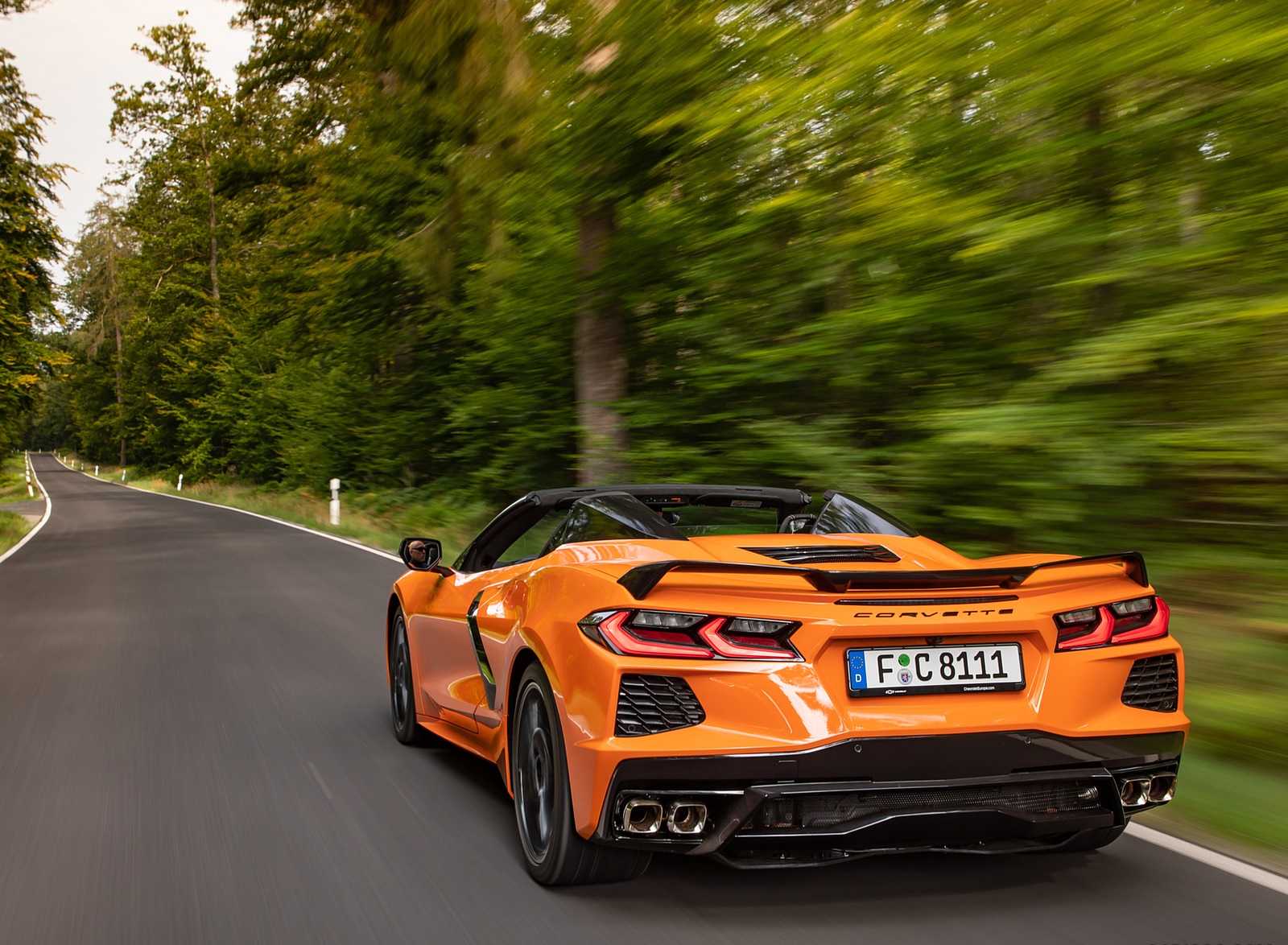 2022 Chevrolet Corvette Stingray Convertible (Euro-Spec) Rear Wallpapers #11 of 31