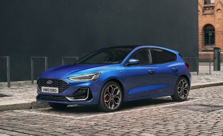 2022 Ford Focus ST-Line Front Three-Quarter Wallpapers 450x275 (2)