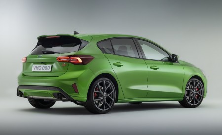 2022 Ford Focus ST Rear Three-Quarter Wallpapers 450x275 (7)