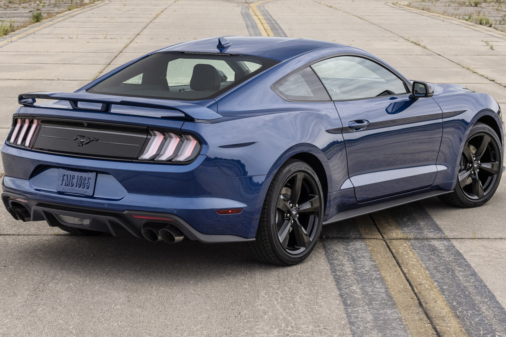 2022 Ford Mustang GT Stealth Edition Rear Three-Quarter Wallpapers (4)