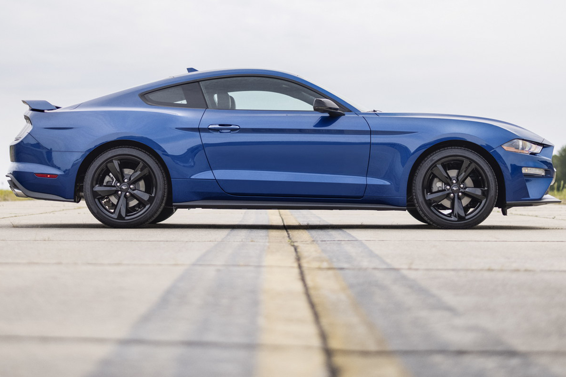 2022 Ford Mustang GT Stealth Edition Side Wallpapers (3)