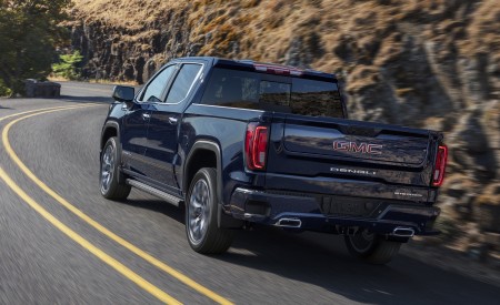 2022 GMC Sierra Denali Rear Three-Quarter Wallpapers 450x275 (2)