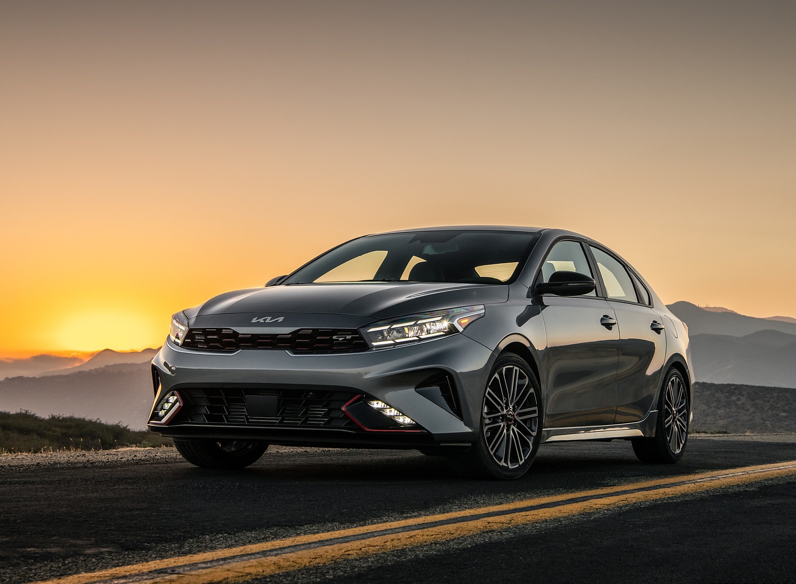 2022 Kia Forte GT Front Three-Quarter Wallpapers  (6)