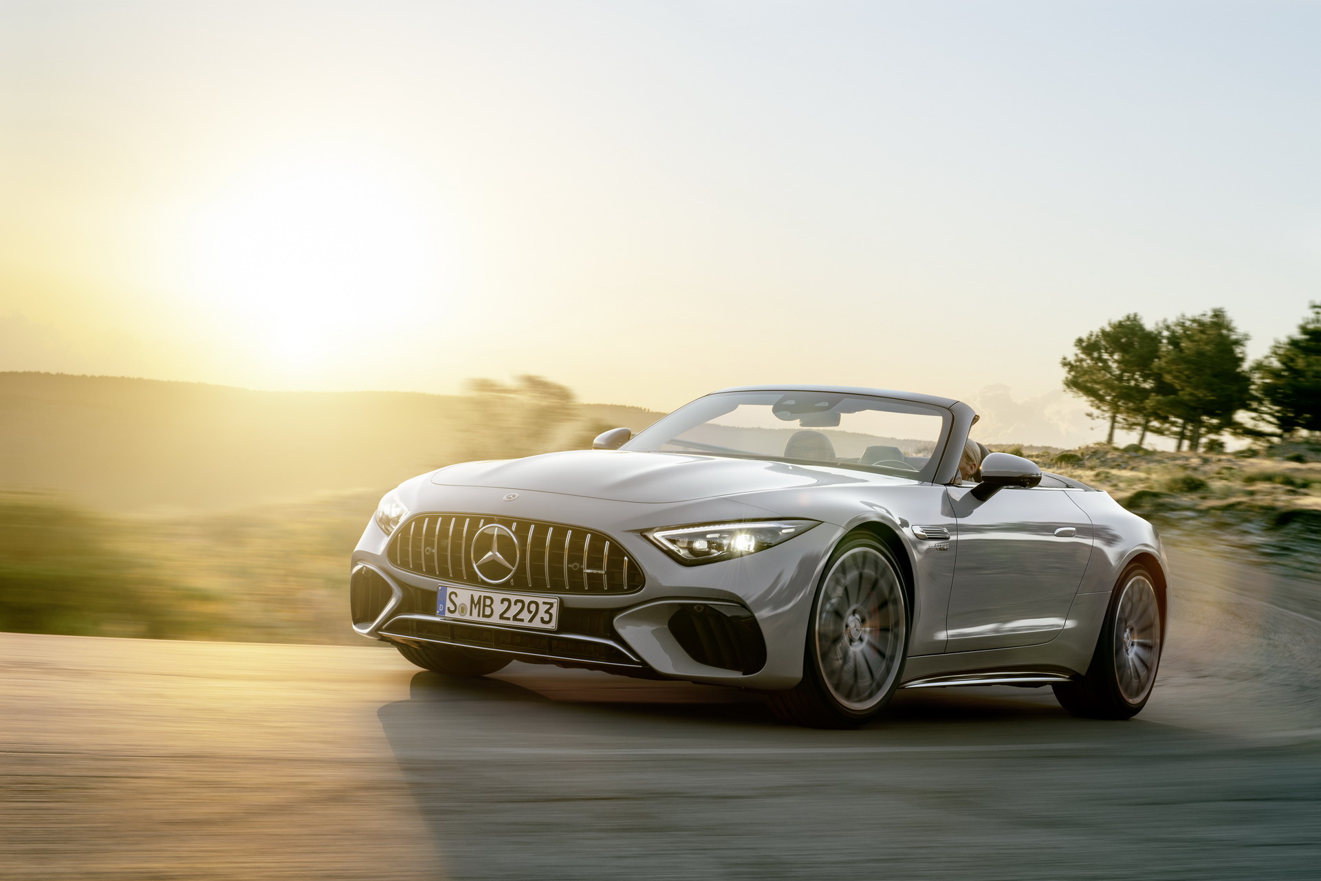 2022 Mercedes-AMG SL 55 4MATIC+ (Color: Alpine Grey Uni) Front Three-Quarter Wallpapers (2)