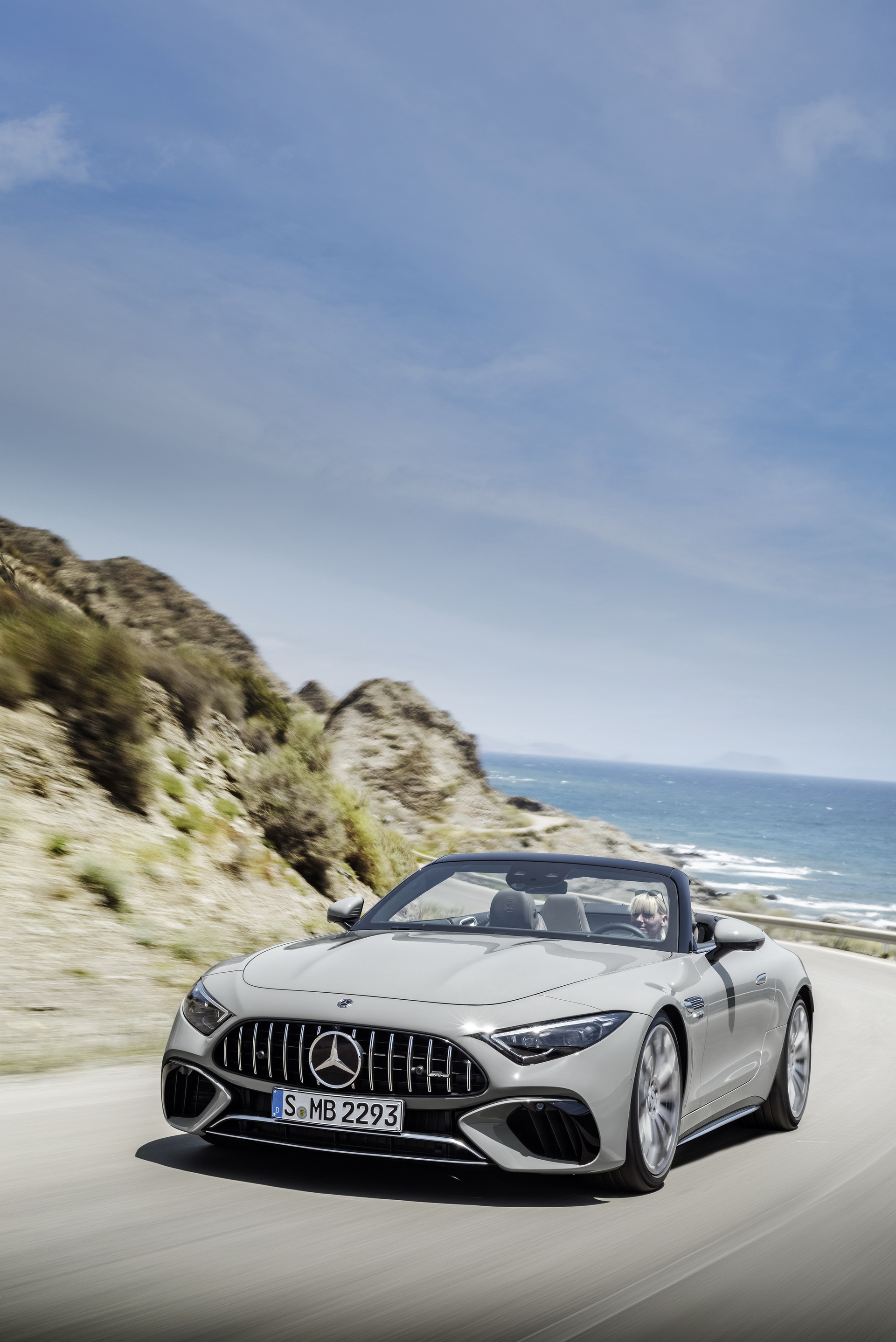 2022 Mercedes-AMG SL 55 4MATIC+ (Color: Alpine Grey Uni) Front Wallpapers #17 of 66