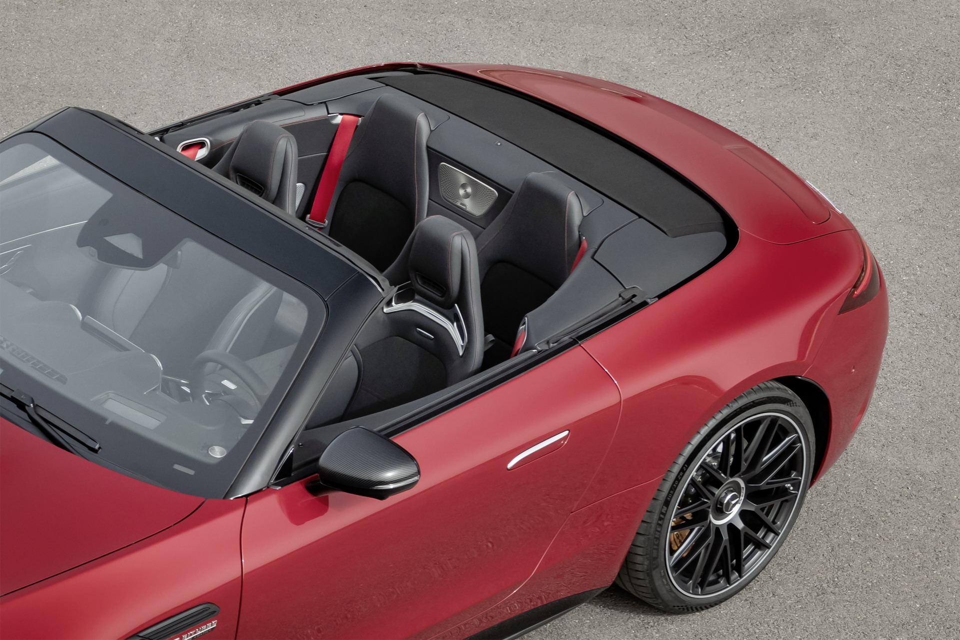 2022 Mercedes-AMG SL 63 4MATIC+ (Color: Patagonia Red Metallic) Detail Wallpapers #30 of 97