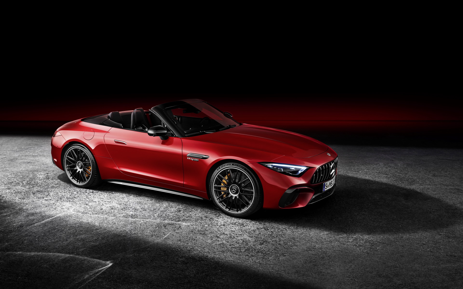 2022 Mercedes-AMG SL 63 4MATIC+ (Color: Patagonia Red Metallic) Front Three-Quarter Wallpapers #46 of 97