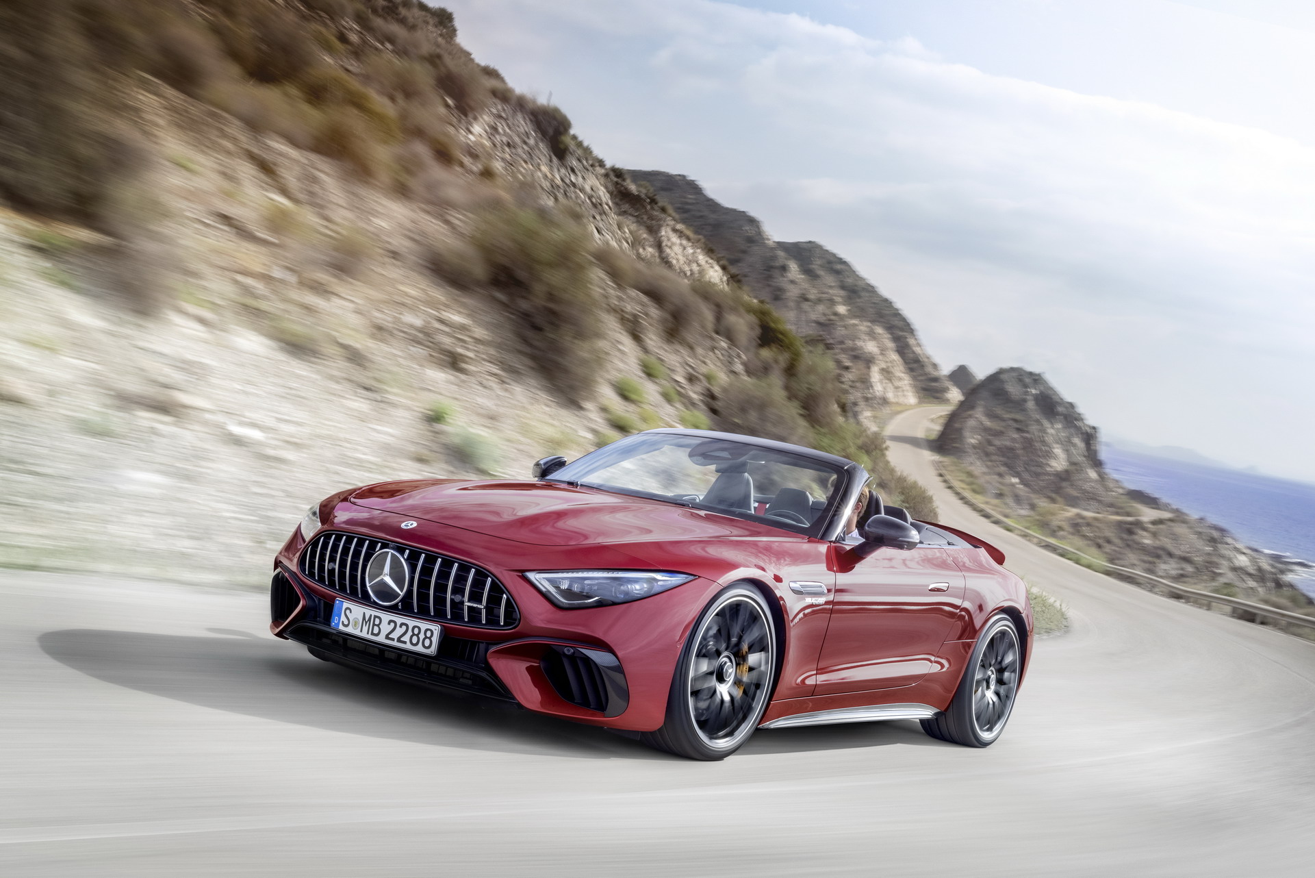 2022 Mercedes-AMG SL 63 4MATIC+ (Color: Patagonia Red Metallic) Front Three-Quarter Wallpapers (2)