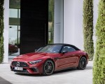 2022 Mercedes-AMG SL 63 4MATIC+ (Color: Patagonia Red Metallic) Front Three-Quarter Wallpapers 150x120 (17)