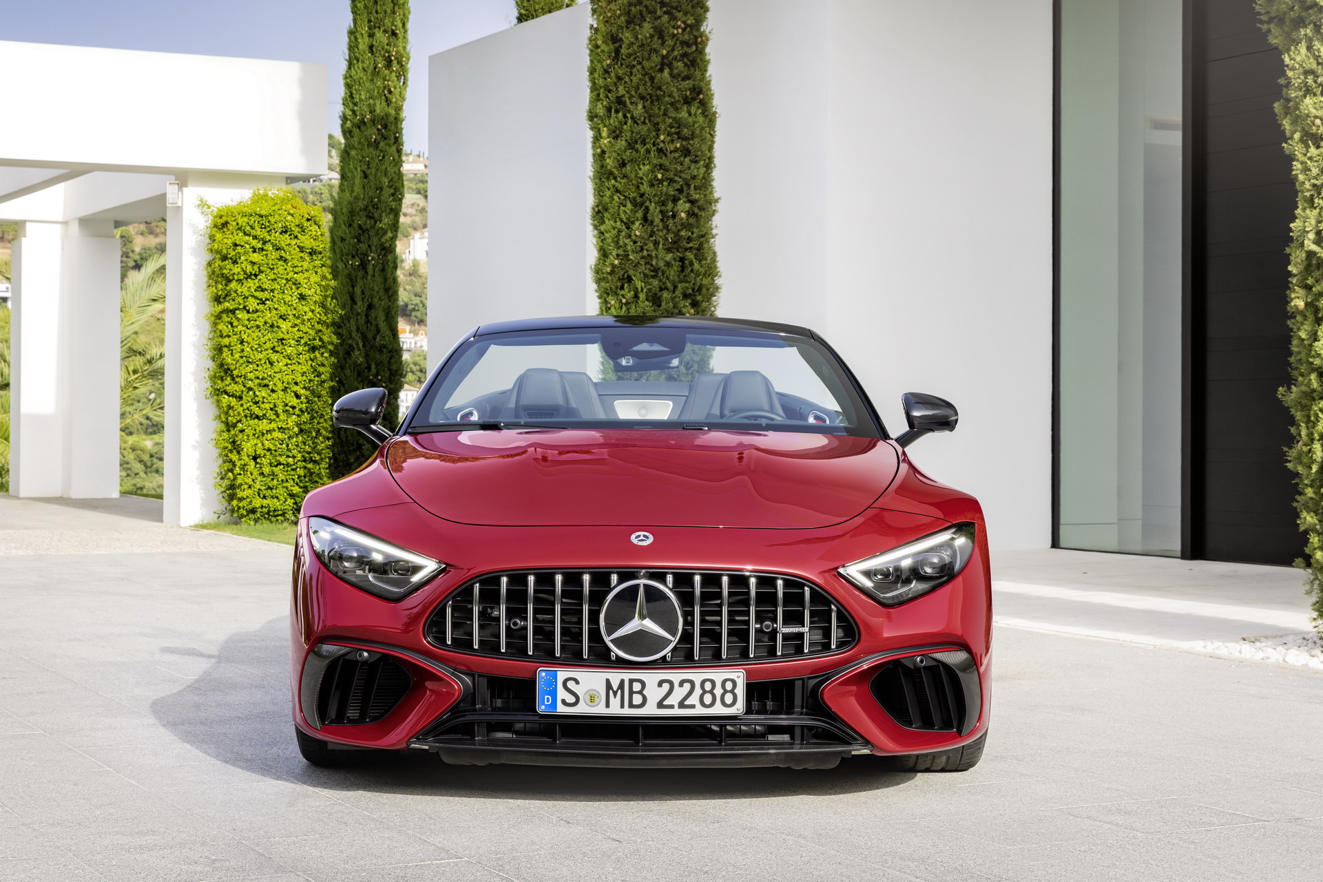 2022 Mercedes-AMG SL 63 4MATIC+ (Color: Patagonia Red Metallic) Front Wallpapers #18 of 97