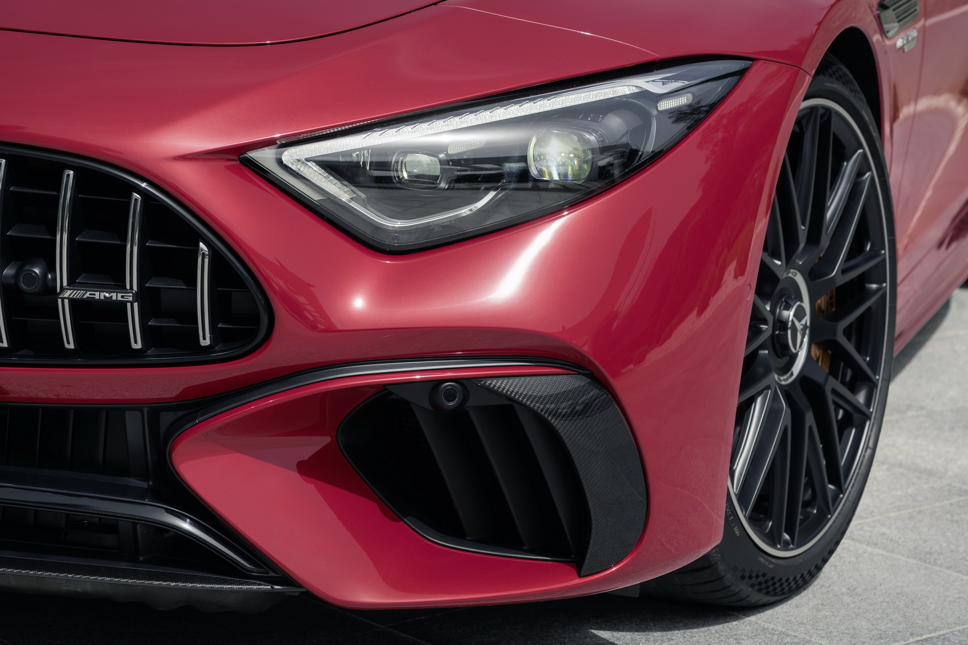 2022 Mercedes-AMG SL 63 4MATIC+ (Color: Patagonia Red Metallic) Headlight Wallpapers #27 of 97