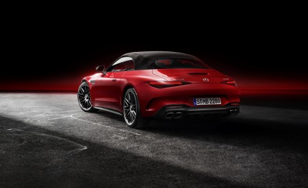 2022 Mercedes-AMG SL 63 4MATIC+ (Color: Patagonia Red Metallic) Rear Three-Quarter Wallpapers 450x275 (52)