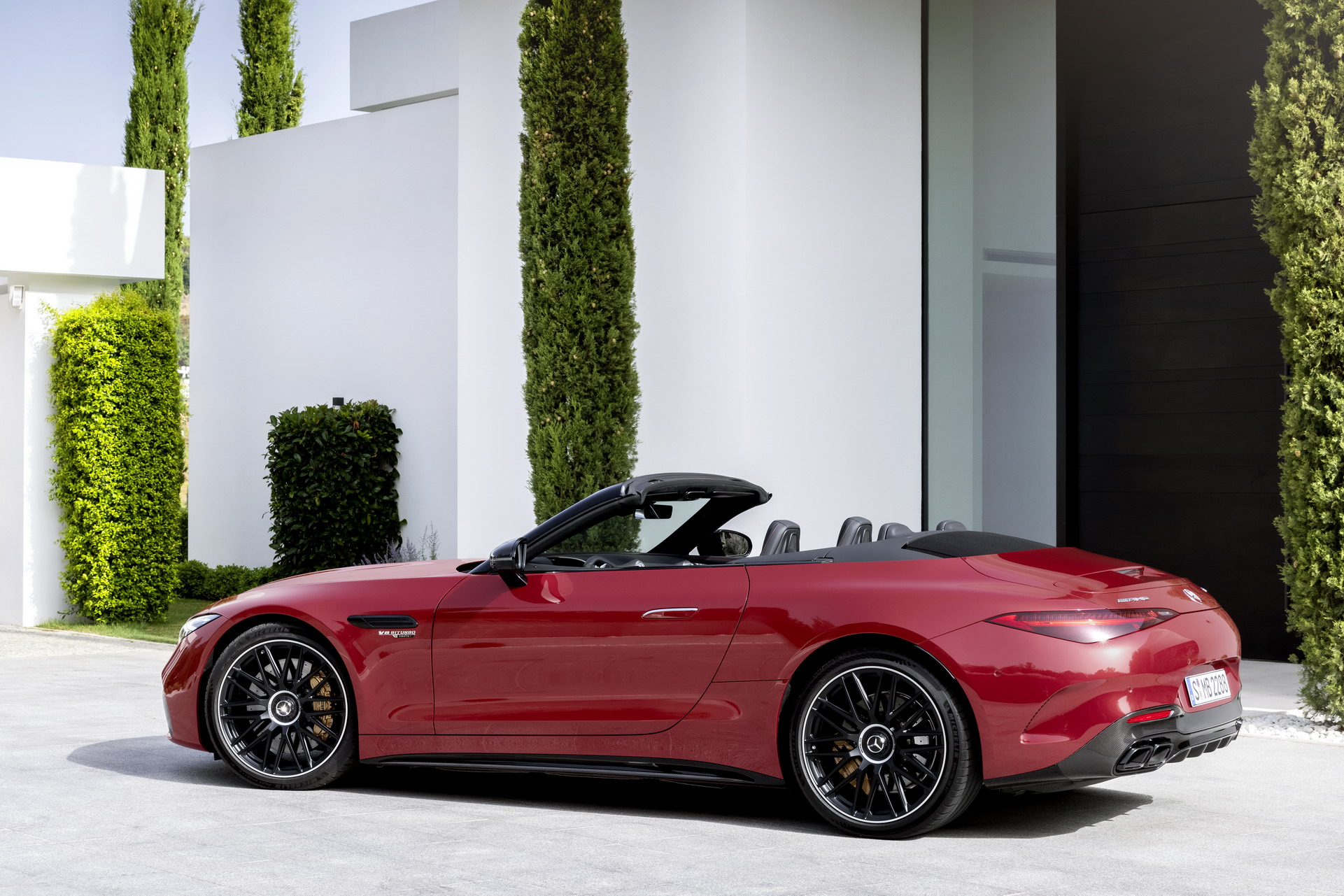 2022 Mercedes-AMG SL 63 4MATIC+ (Color: Patagonia Red Metallic) Rear Three-Quarter Wallpapers #19 of 97