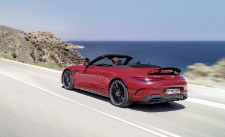 2022 Mercedes-AMG SL 63 4MATIC+ (Color: Patagonia Red Metallic) Rear Three-Quarter Wallpapers 450x275 (5)