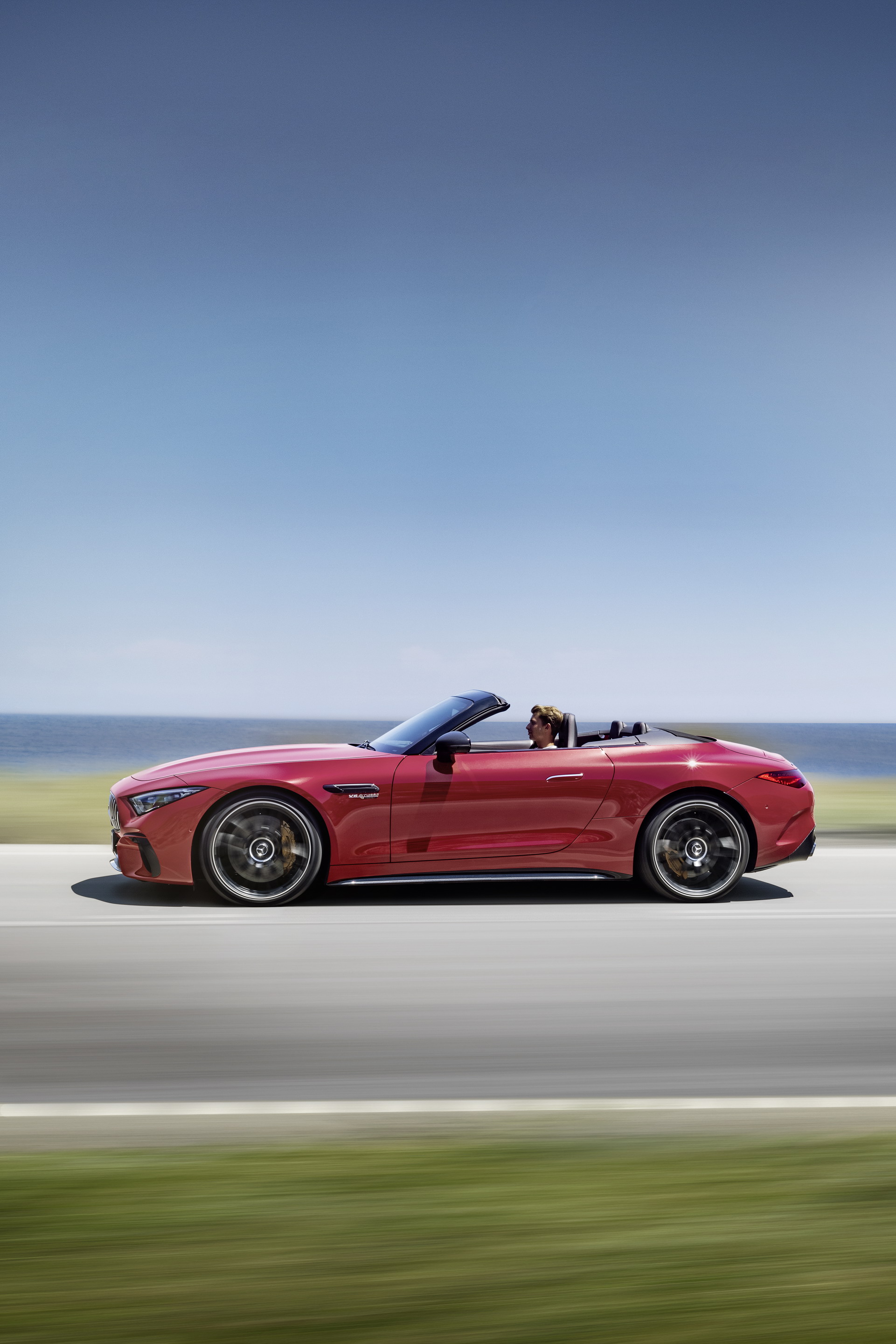 2022 Mercedes-AMG SL 63 4MATIC+ (Color: Patagonia Red Metallic) Side Wallpapers #12 of 97