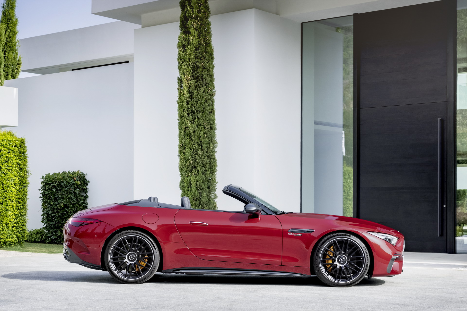 2022 Mercedes-AMG SL 63 4MATIC+ (Color: Patagonia Red Metallic) Side Wallpapers #21 of 97