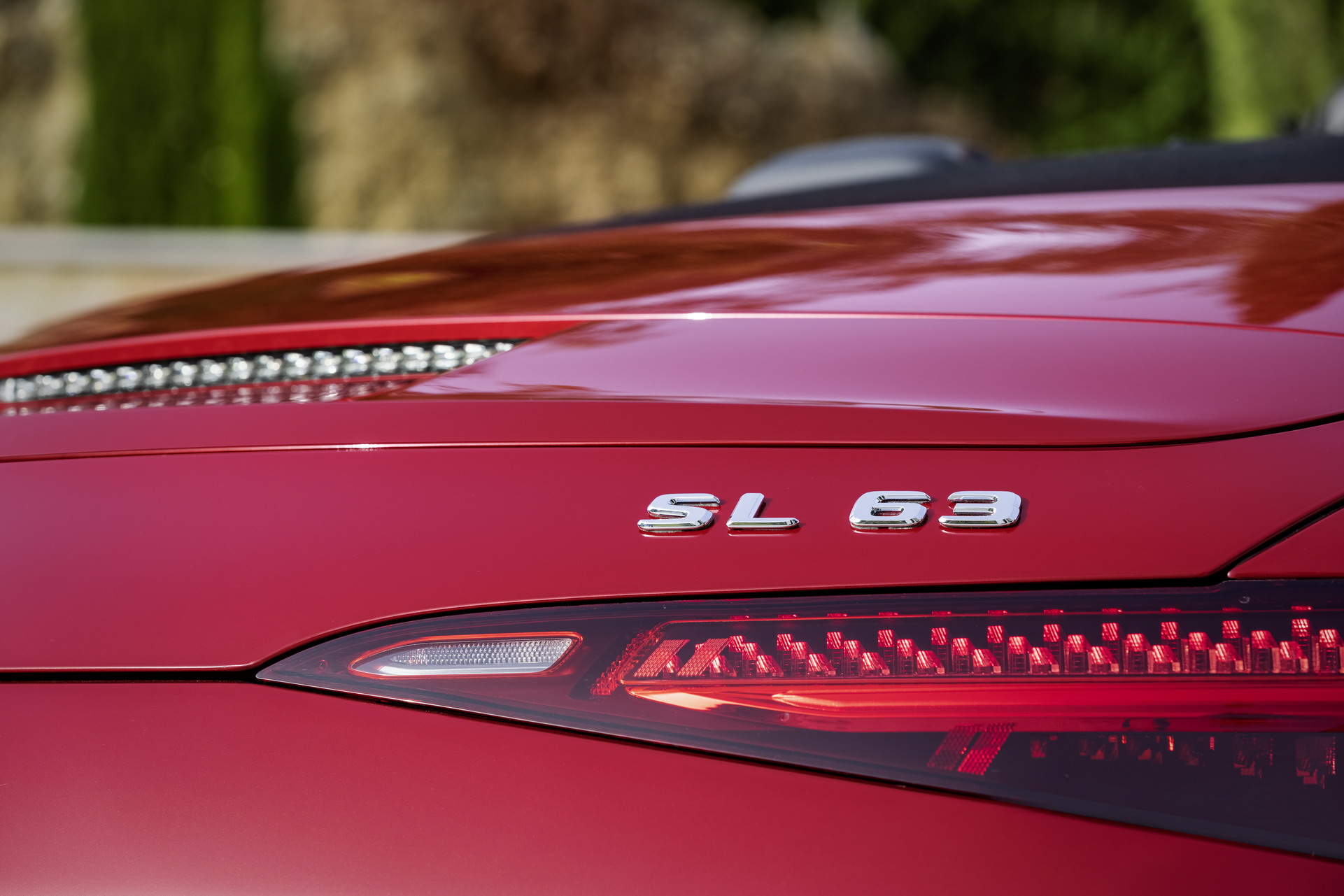 2022 Mercedes-AMG SL 63 4MATIC+ (Color: Patagonia Red Metallic) Tail Light Wallpapers #31 of 97