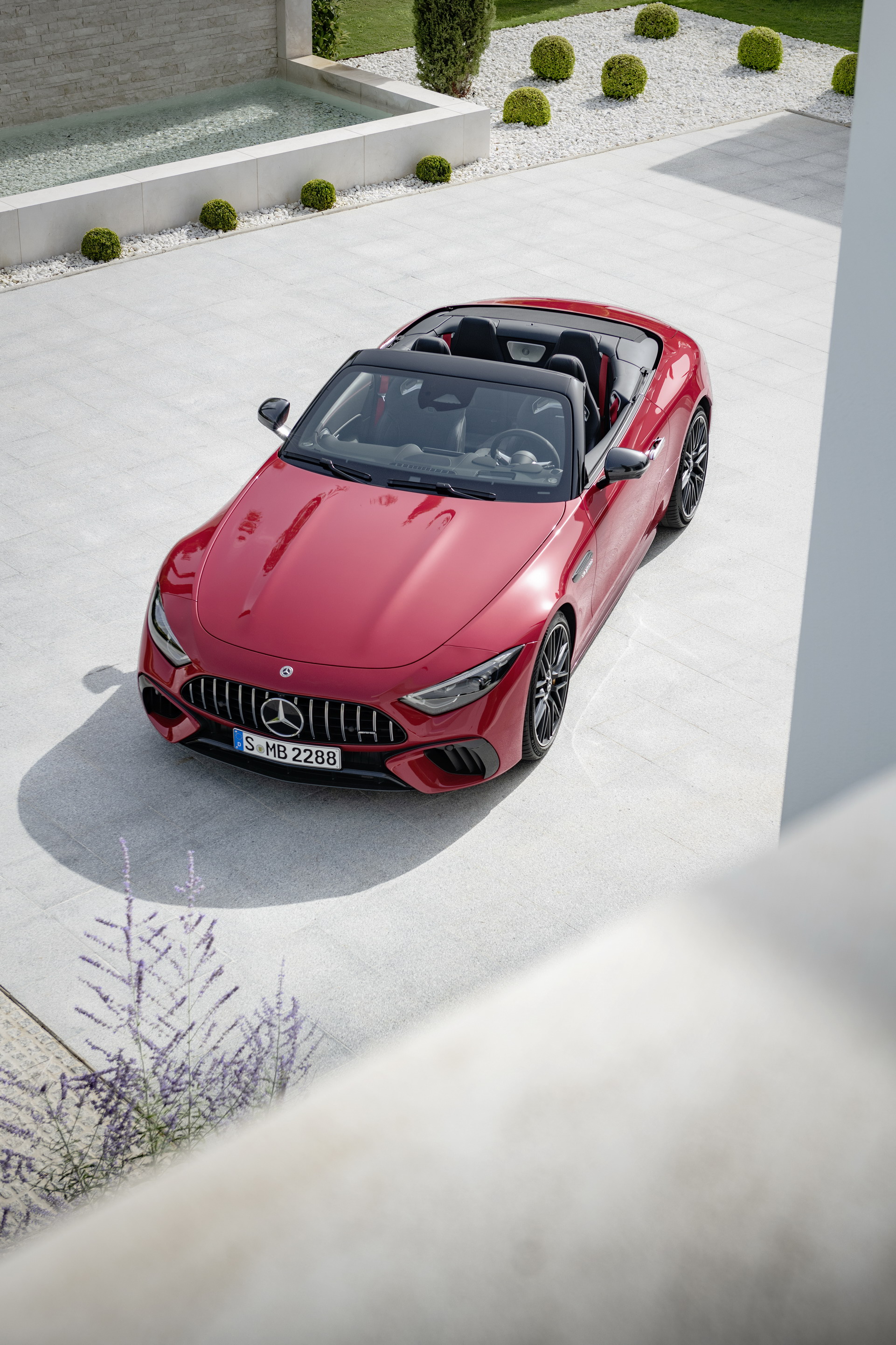 2022 Mercedes-AMG SL 63 4MATIC+ (Color: Patagonia Red Metallic) Top Wallpapers #24 of 97