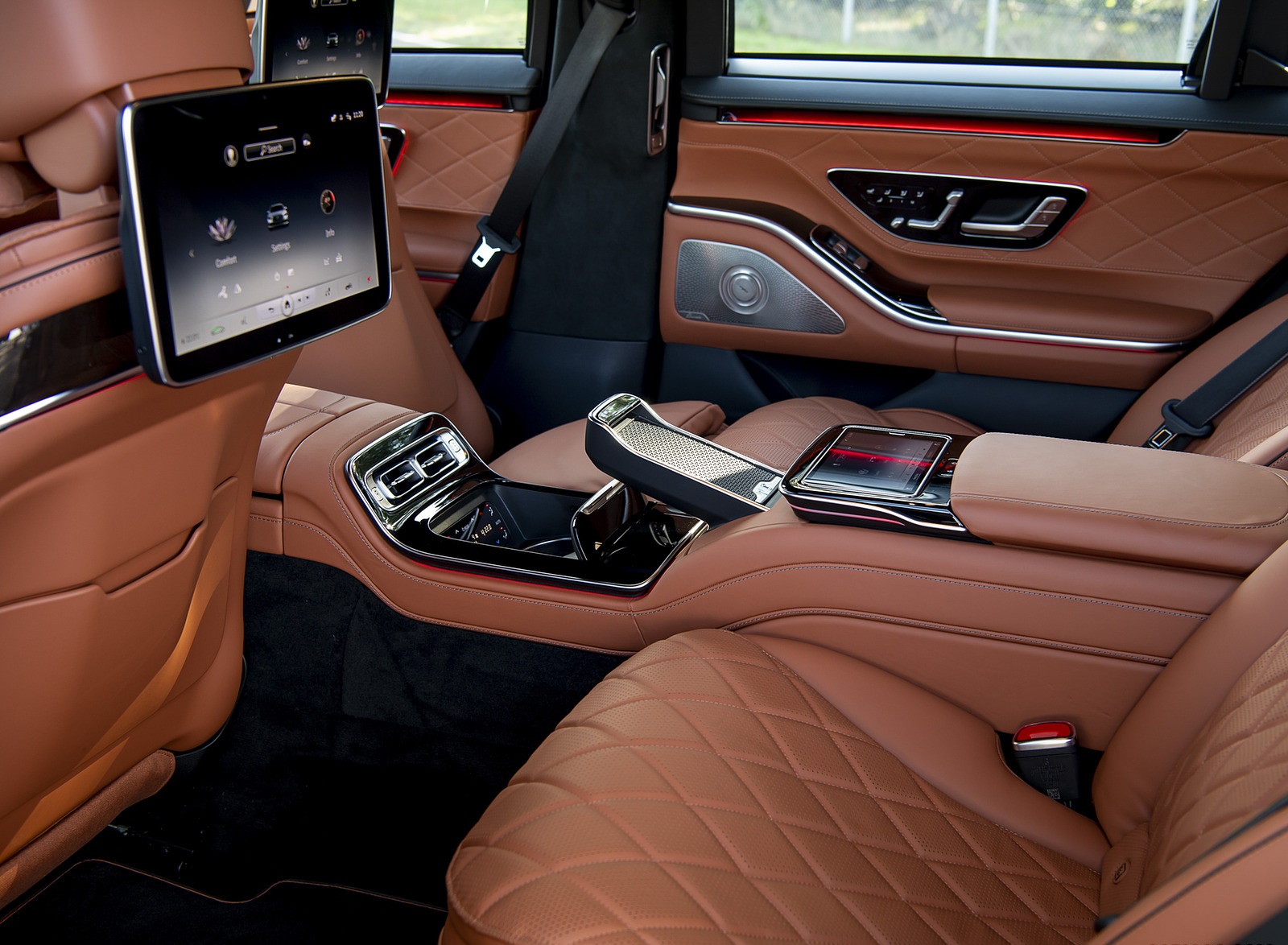 2022 Mercedes-Benz S 680 GUARD 4MATIC Interior Rear Seats Wallpapers #35 of 38
