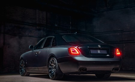 2022 Rolls-Royce Ghost Black Badge Rear Three-Quarter Wallpapers 450x275 (9)