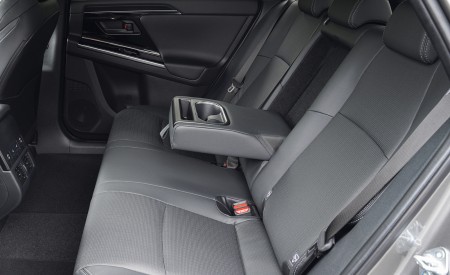 2023 Toyota bZ4X BEV (Euro-Spec) Interior Rear Seats Wallpapers 450x275 (158)