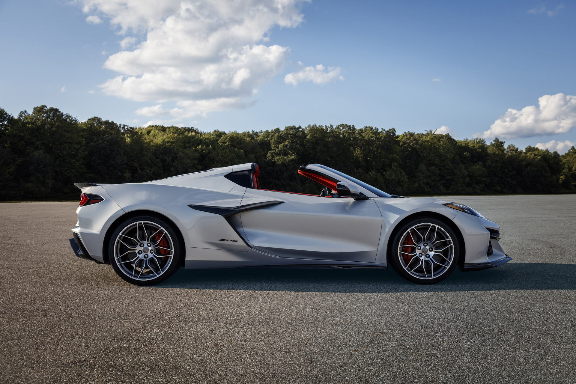 2023 Chevrolet Corvette Z06 Side Wallpapers (8)